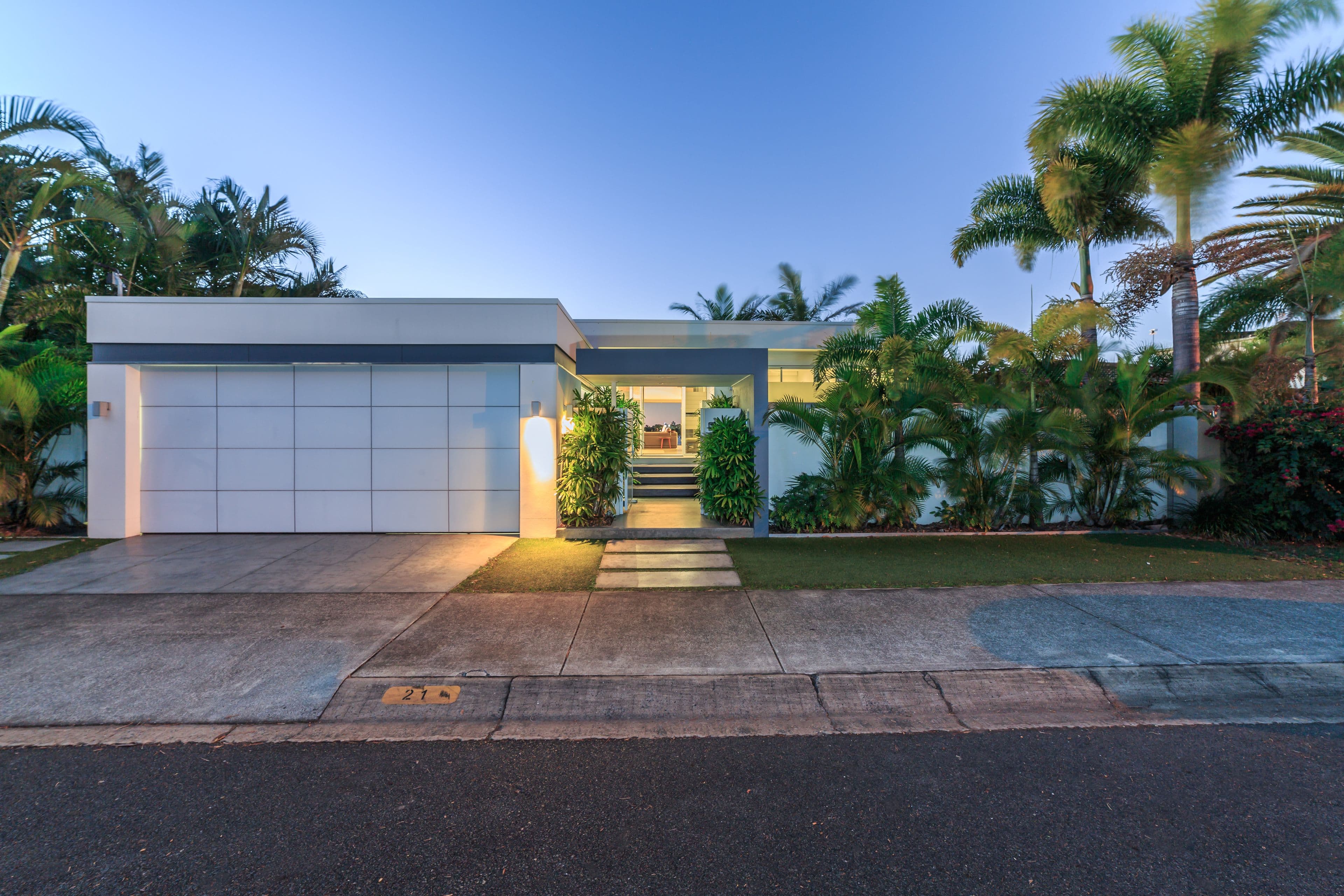 21 Poinciana Boulevard, Broadbeach Waters QLD 4218, Broadbeach Waters - Thumbnail 6