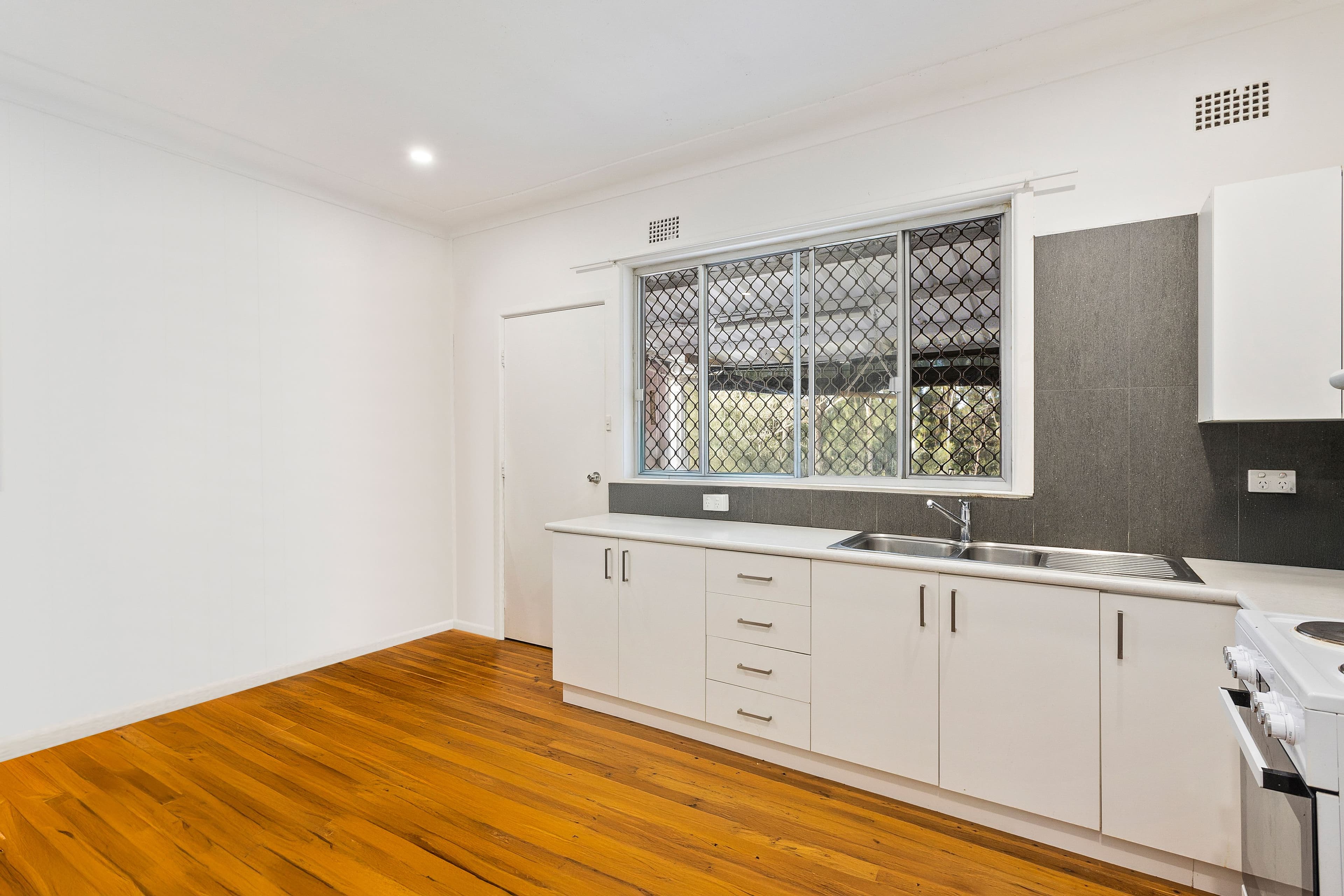 17 Laver Road, Dapto NSW 2530, Dapto - Thumbnail 3