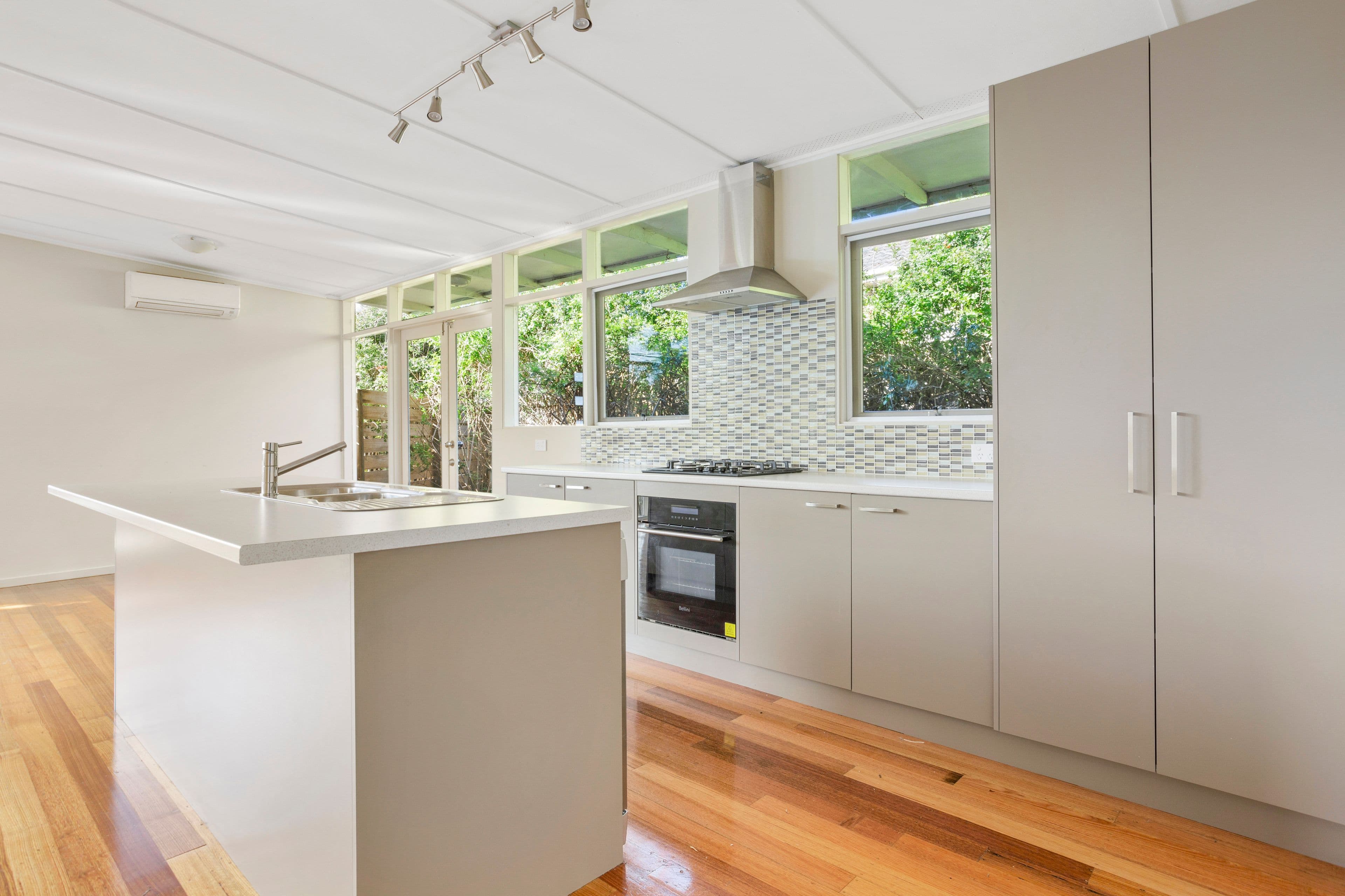 33 Wynden Drive, Frankston VIC 3199, Frankston - Thumbnail 6