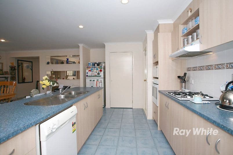 9 Foxwood Drive, CRANBOURNE EAST VIC 3977, Cranbourne East - Thumbnail 7