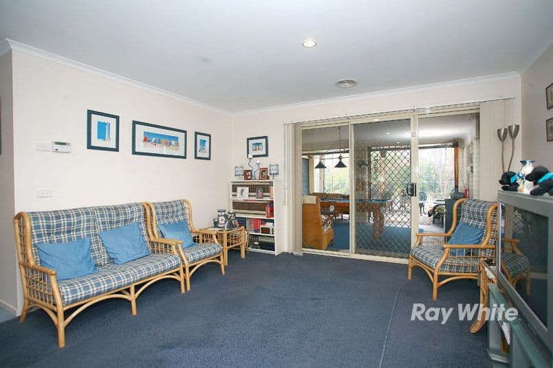 9 Foxwood Drive, CRANBOURNE EAST VIC 3977, Cranbourne East - Thumbnail 8
