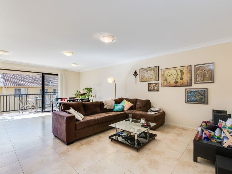 44 Brighton Street, Biggera Waters QLD 4216, Biggera Waters - Thumbnail 3