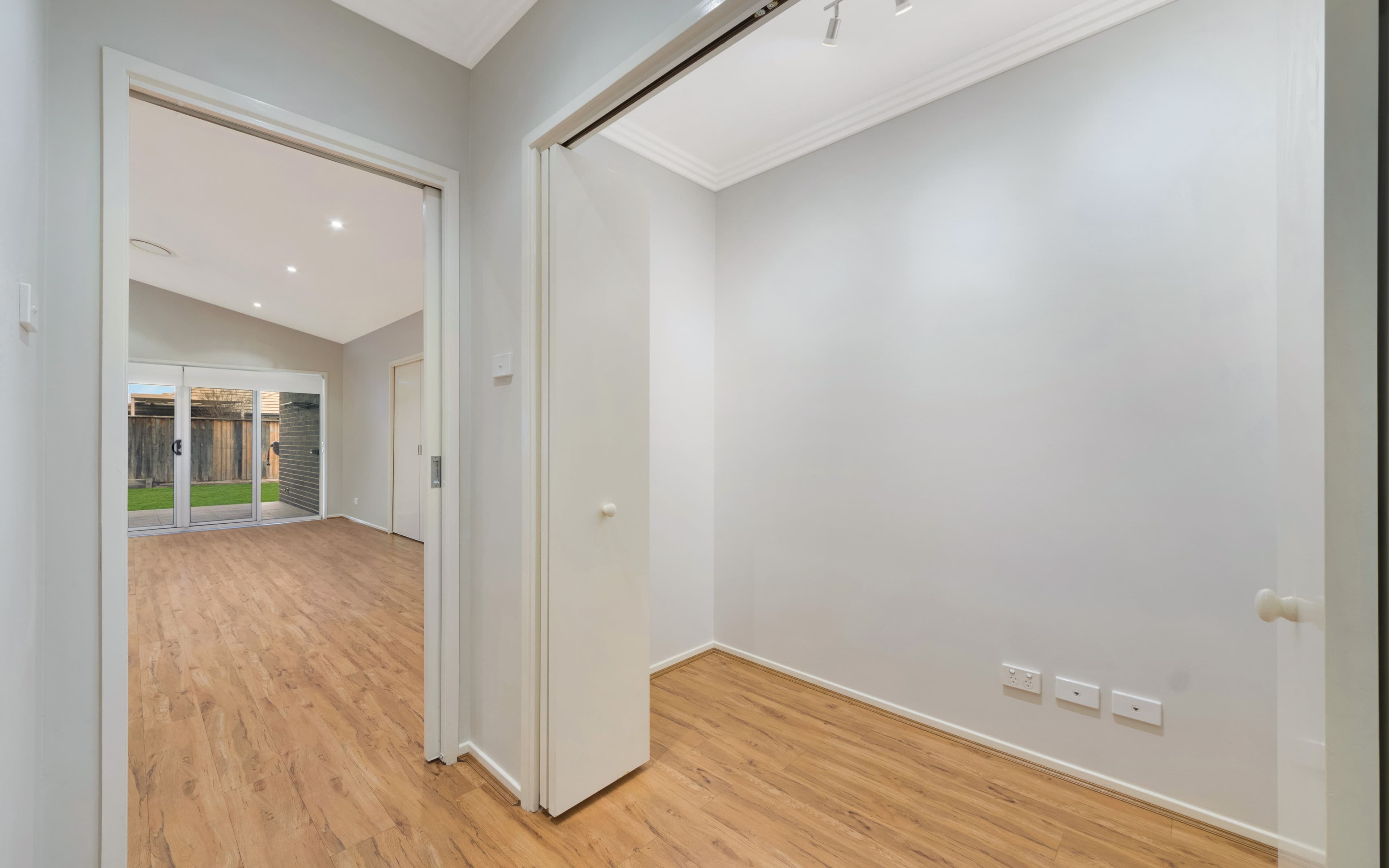 22 Tarrawarra Avenue, GLEDSWOOD HILLS NSW 2557, Gledswood Hills - Thumbnail 3