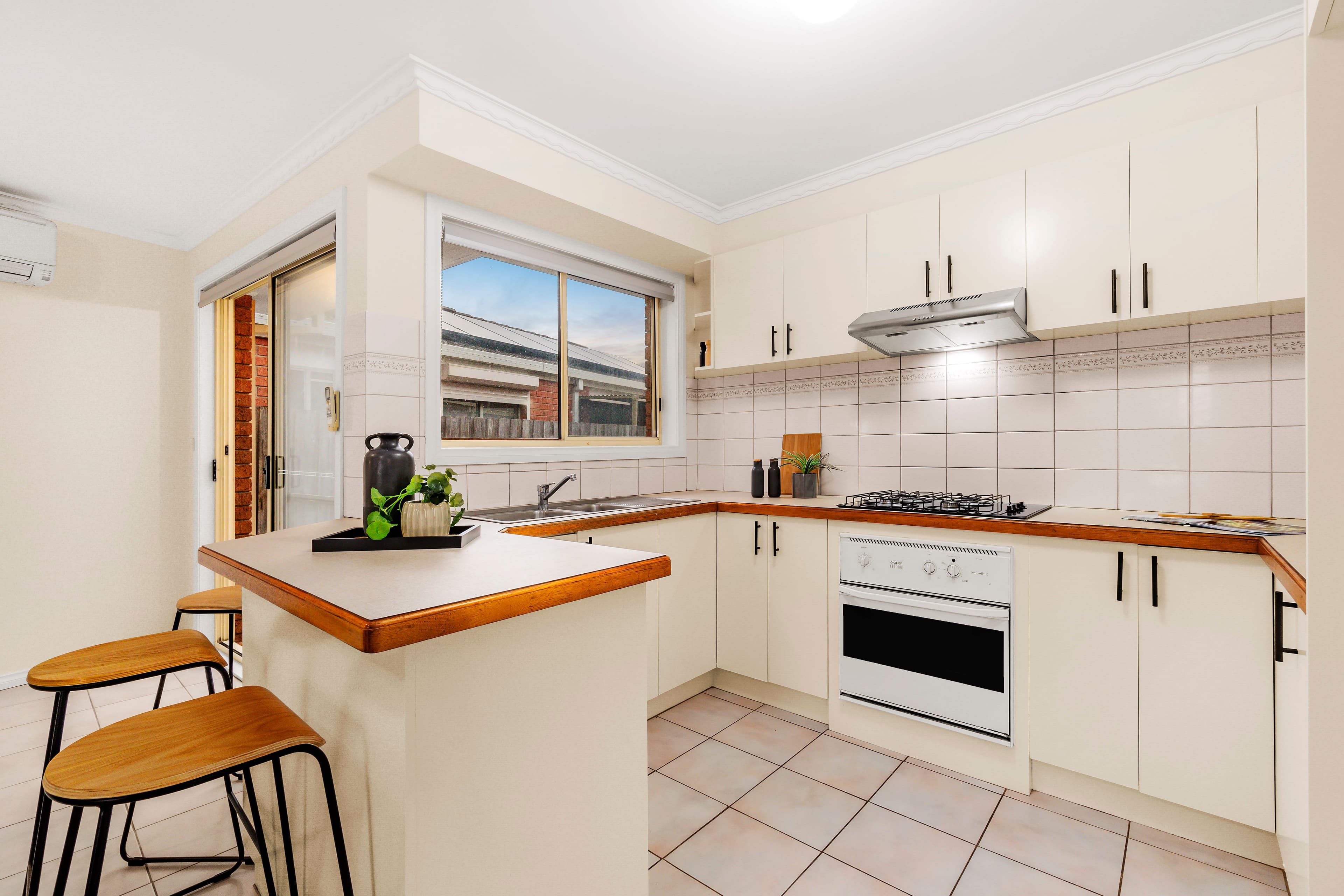 85 Pindari Avenue, Mill Park VIC 3082, Mill Park - Thumbnail 2
