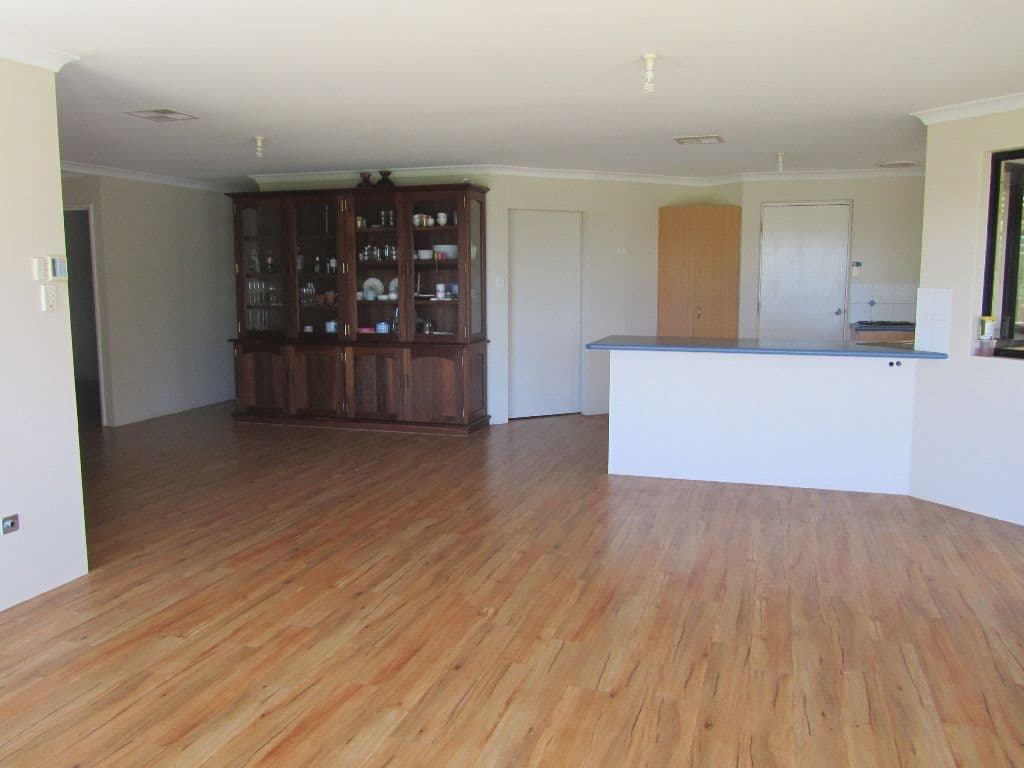 9 Sutherland Drive, MOUNT TARCOOLA WA 6530, Mount Tarcoola - Thumbnail 2