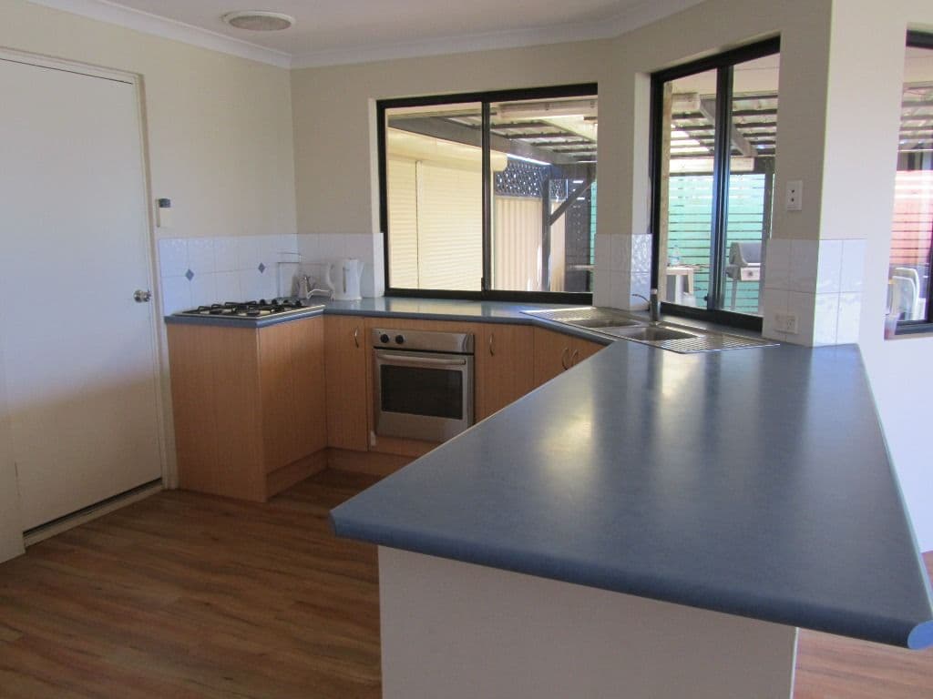 9 Sutherland Drive, MOUNT TARCOOLA WA 6530, Mount Tarcoola - Thumbnail 3