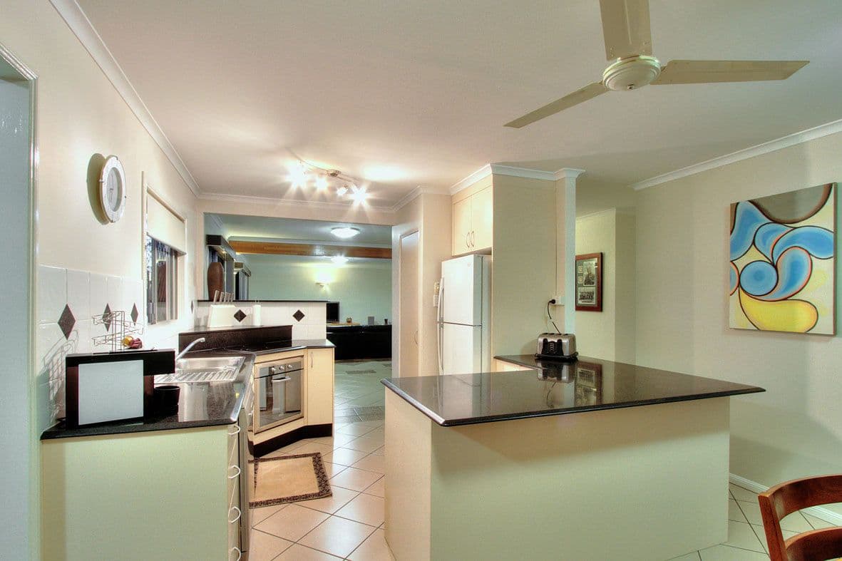 17 Wootton Crescent, Springwood QLD 4127, Springwood - Thumbnail 4