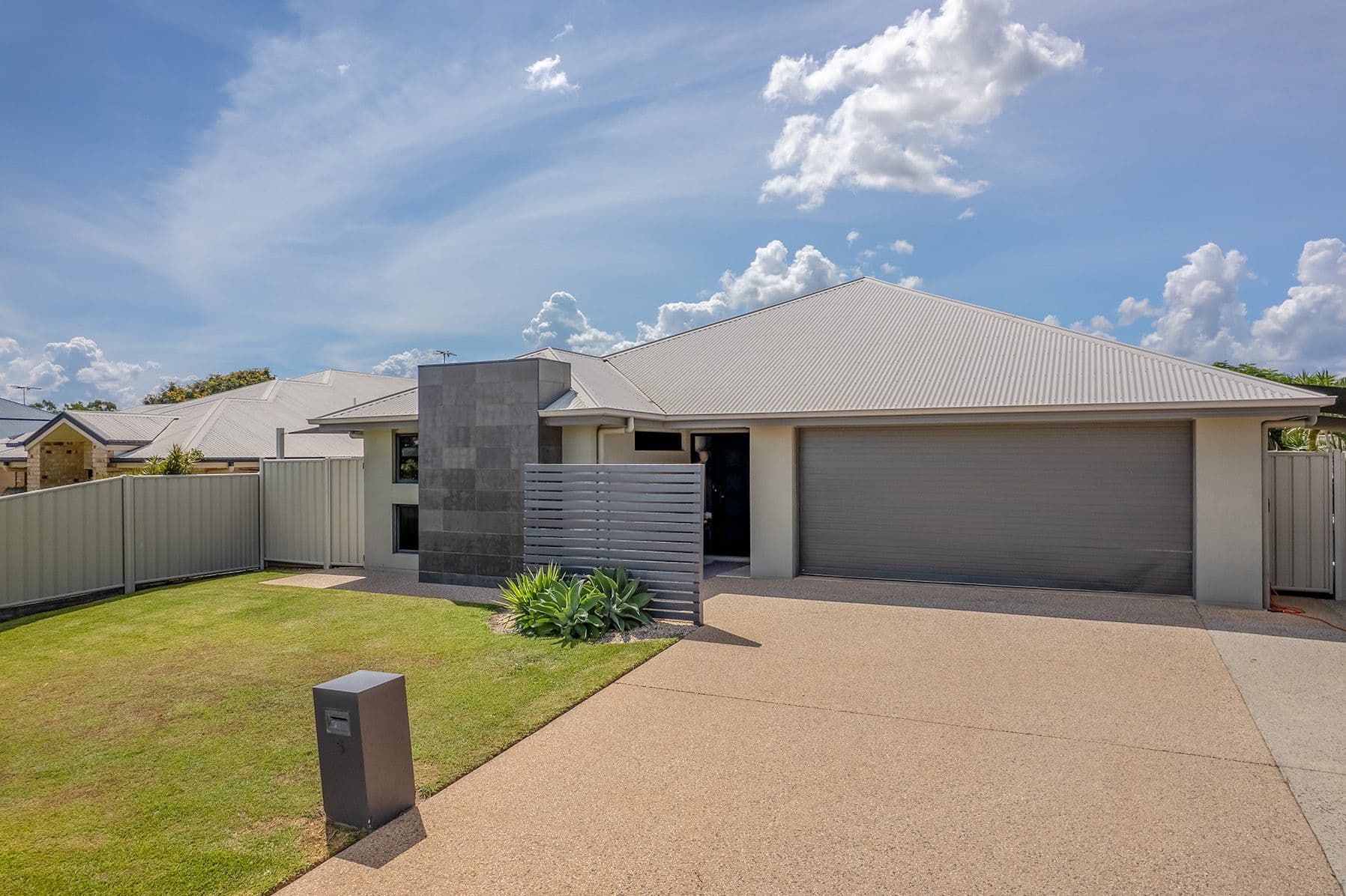 5 Saville Street, Emerald QLD 4720, Emerald - Thumbnail 2
