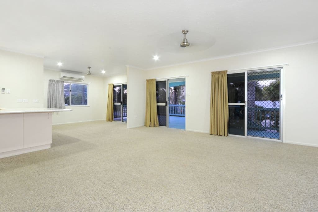 14 Schnapper Street, CANNONVALE QLD 4802, Cannonvale - Thumbnail 4