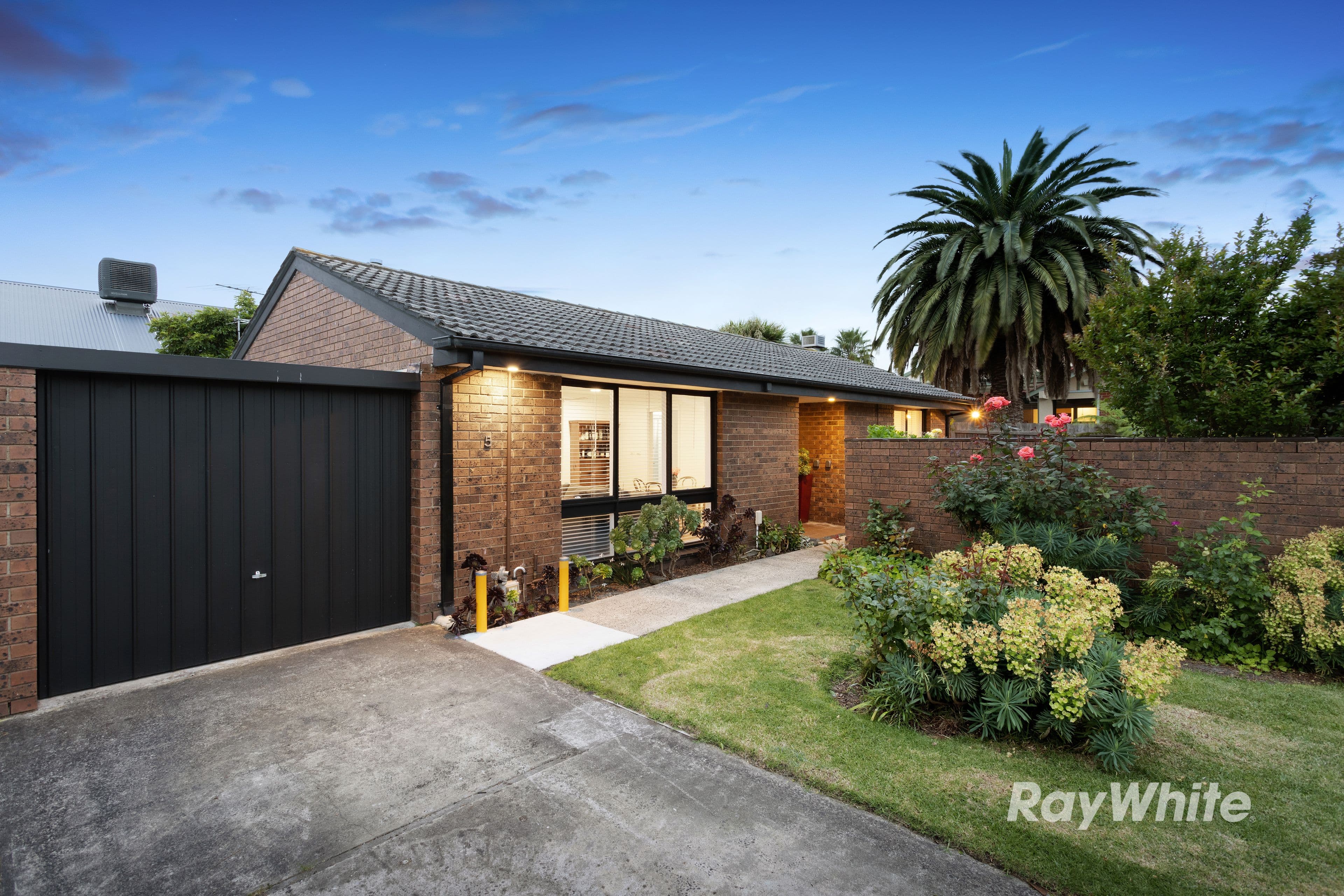 6 Elizabeth Crescent, Carnegie VIC 3163, Carnegie - Image 1