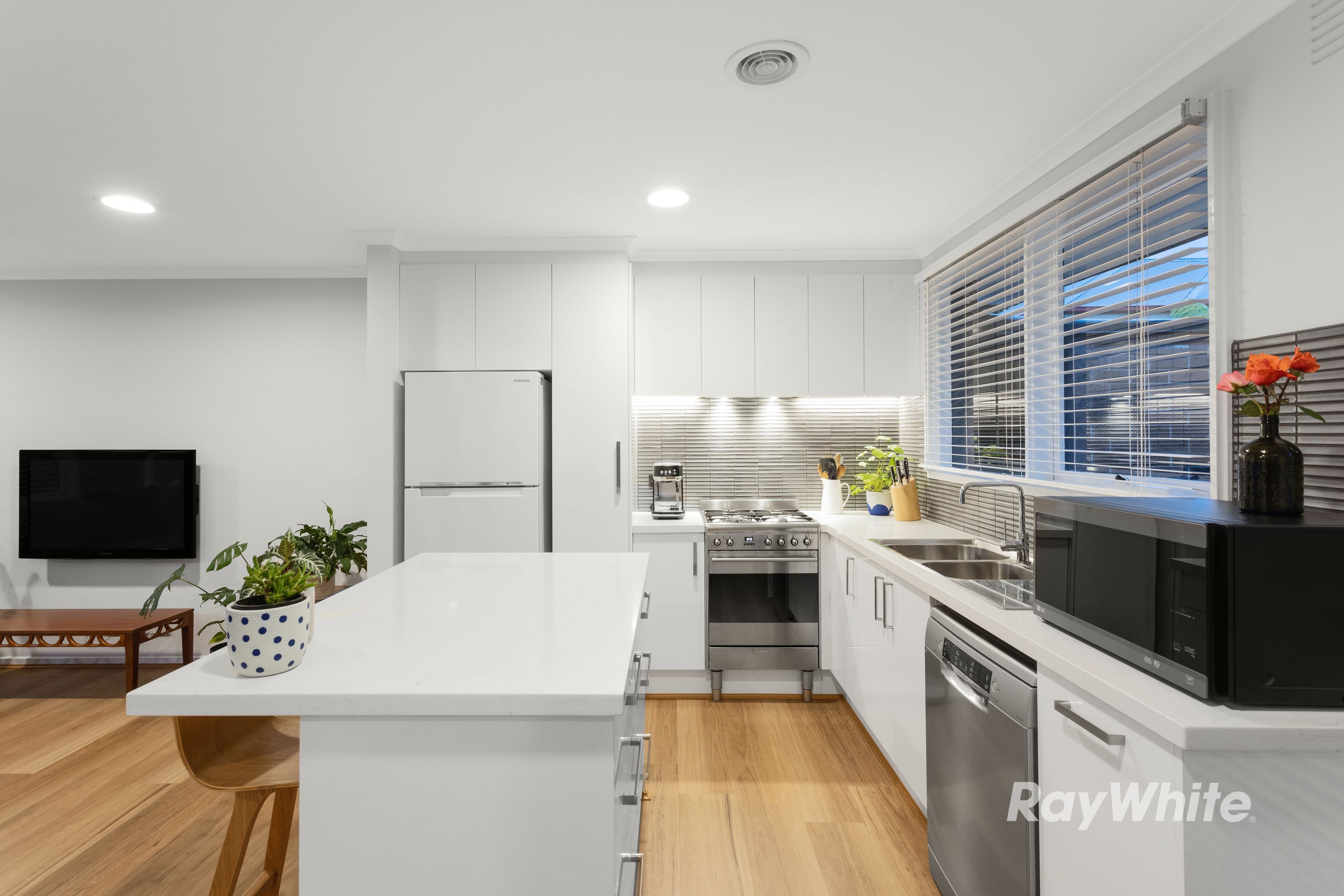 6 Elizabeth Crescent, Carnegie VIC 3163, Carnegie - Thumbnail 6