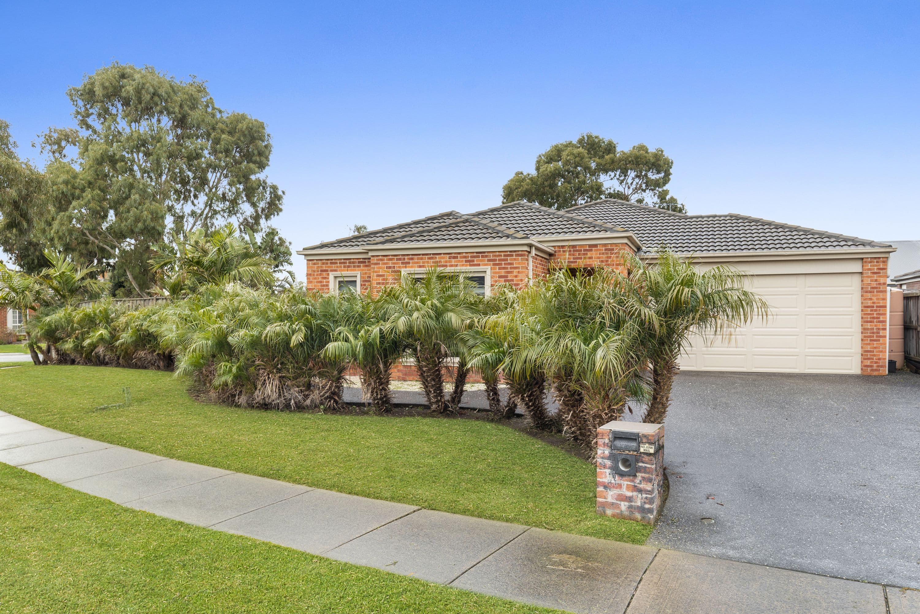 17 Don Collins Way, Berwick VIC 3806, Berwick - Thumbnail 2