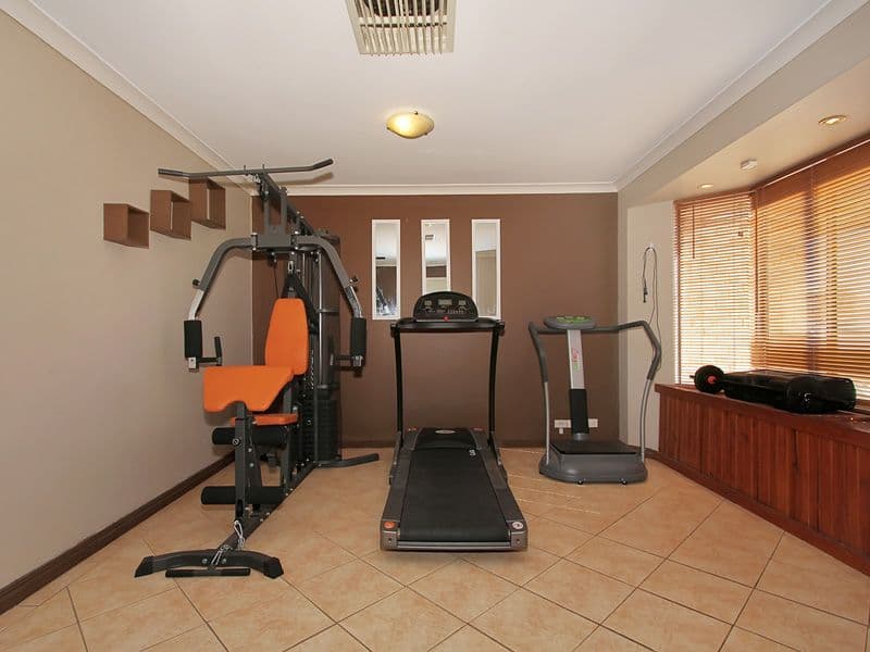 41 Lombardy Crescent, CAVERSHAM WA 6055, Caversham - Thumbnail 4
