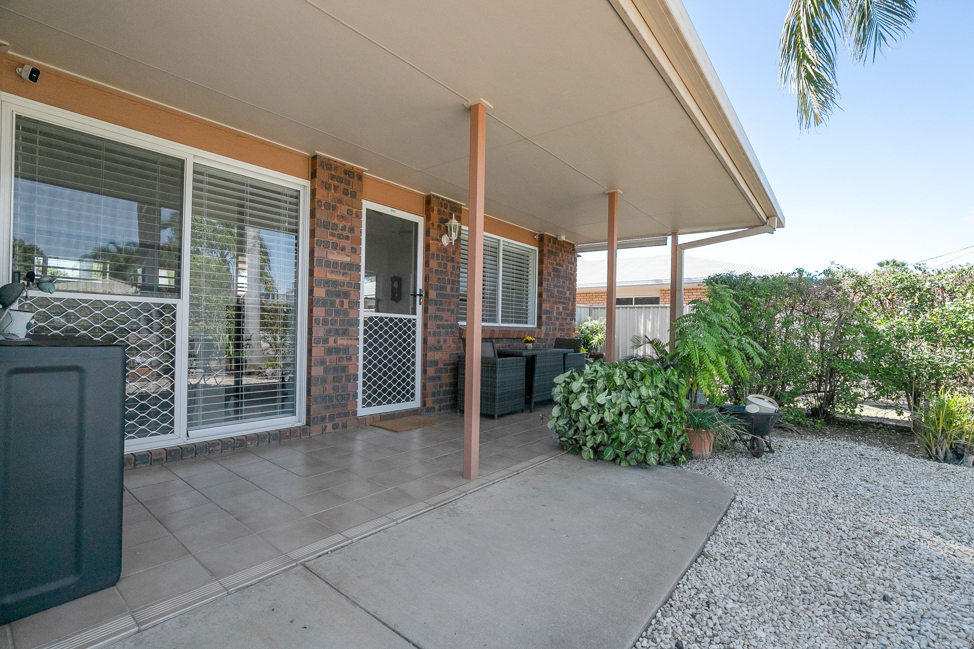 46 Barry Street, Emerald QLD 4720, Emerald - Thumbnail 2