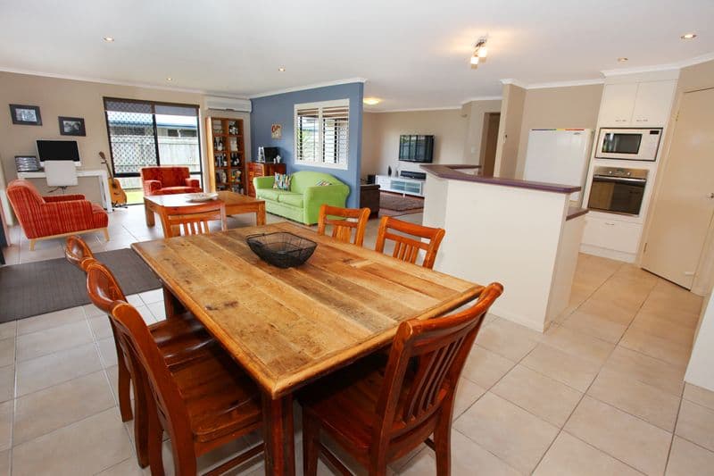 8 Regal Crescent, SIPPY DOWNS QLD 4556, Sippy Downs - Thumbnail 2