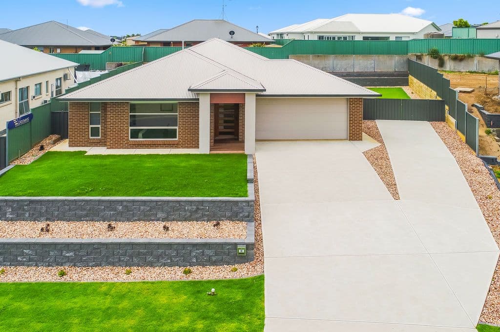 32 Matthew Flinders Way, Mount Gambier SA 5290, Mount Gambier - Image 1
