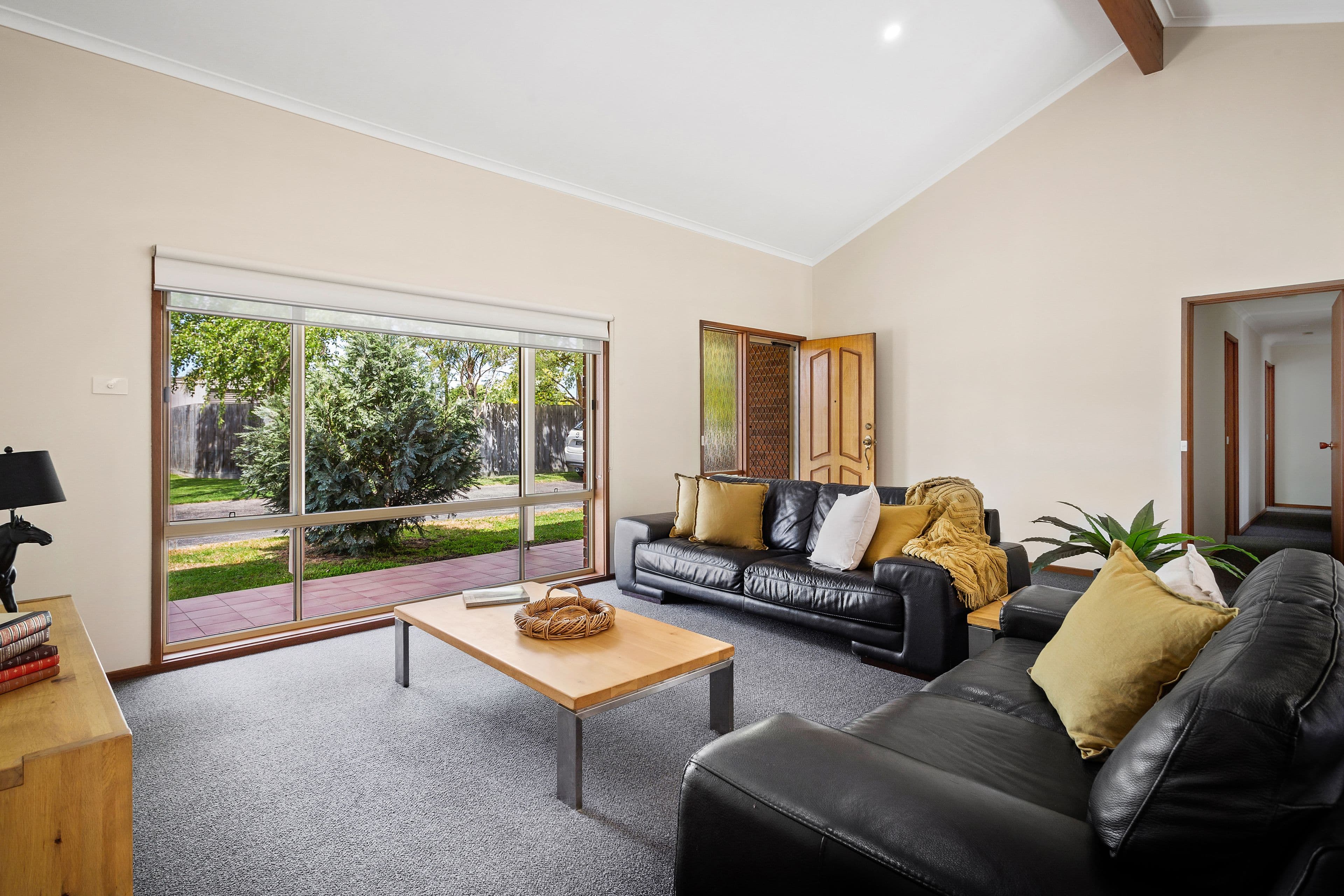 49 King Street, Pakenham VIC 3810, Pakenham - Thumbnail 2