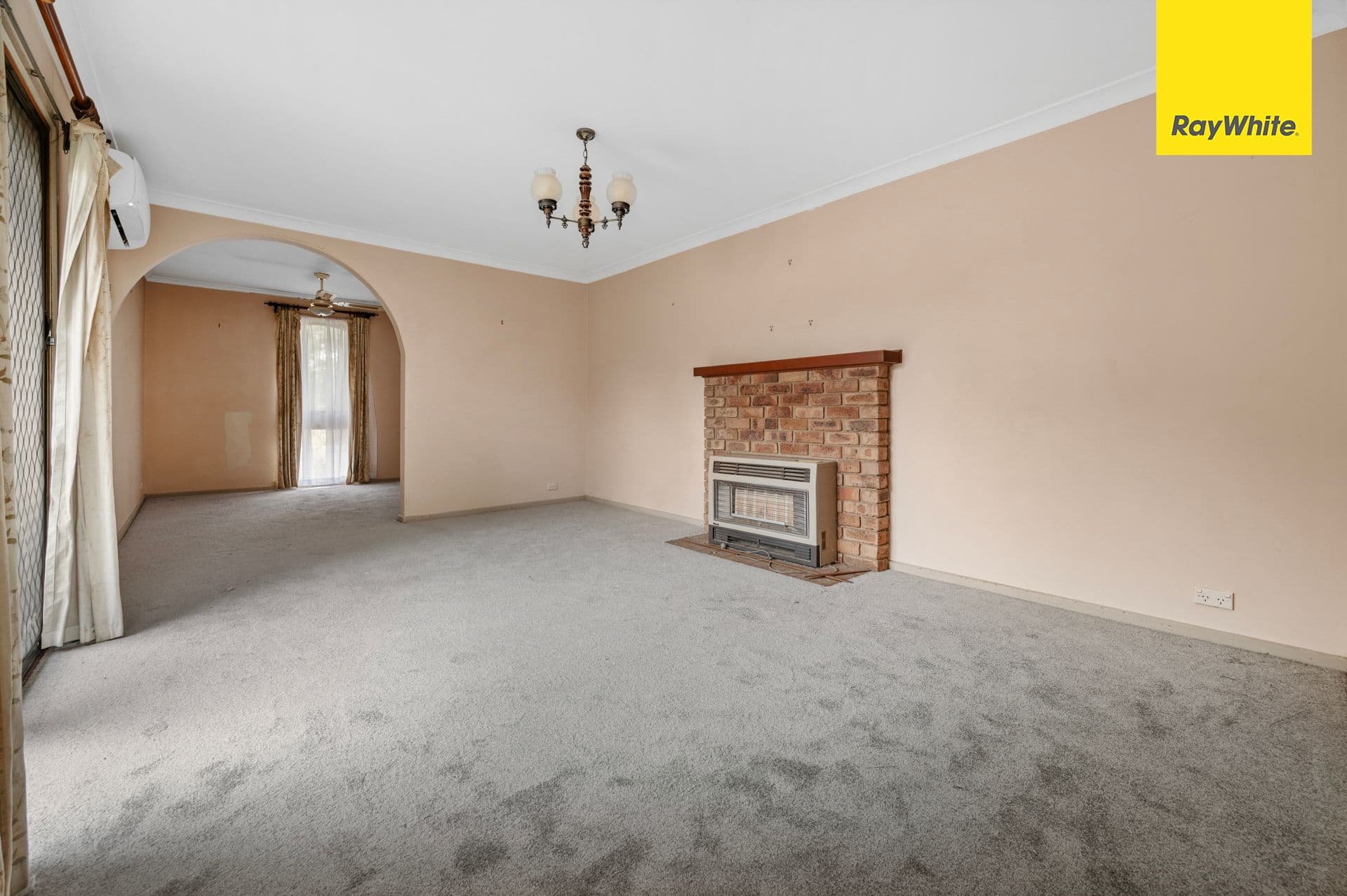 2 Gretel Grove, Melton VIC 3337, Melton - Thumbnail 2