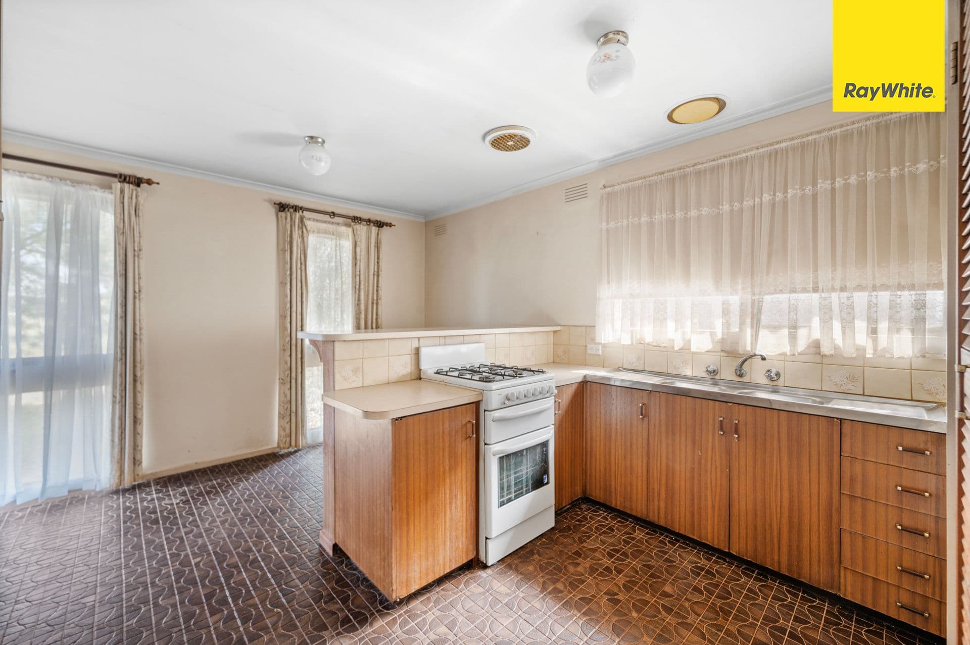 2 Gretel Grove, Melton VIC 3337, Melton - Thumbnail 6