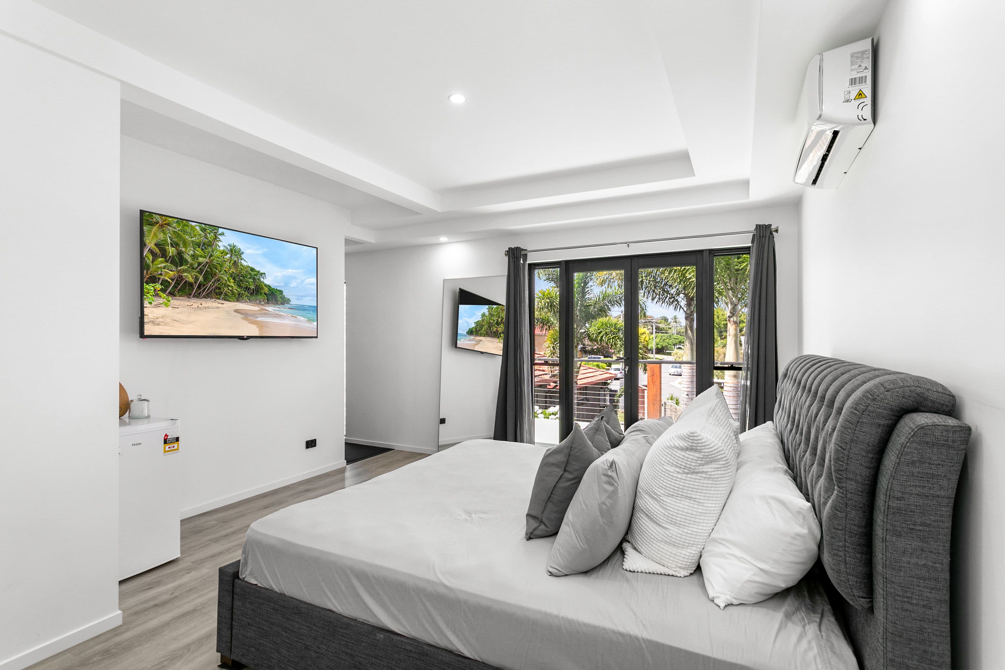 82 Donald Street, Woody Point QLD 4019, Woody Point - Thumbnail 7