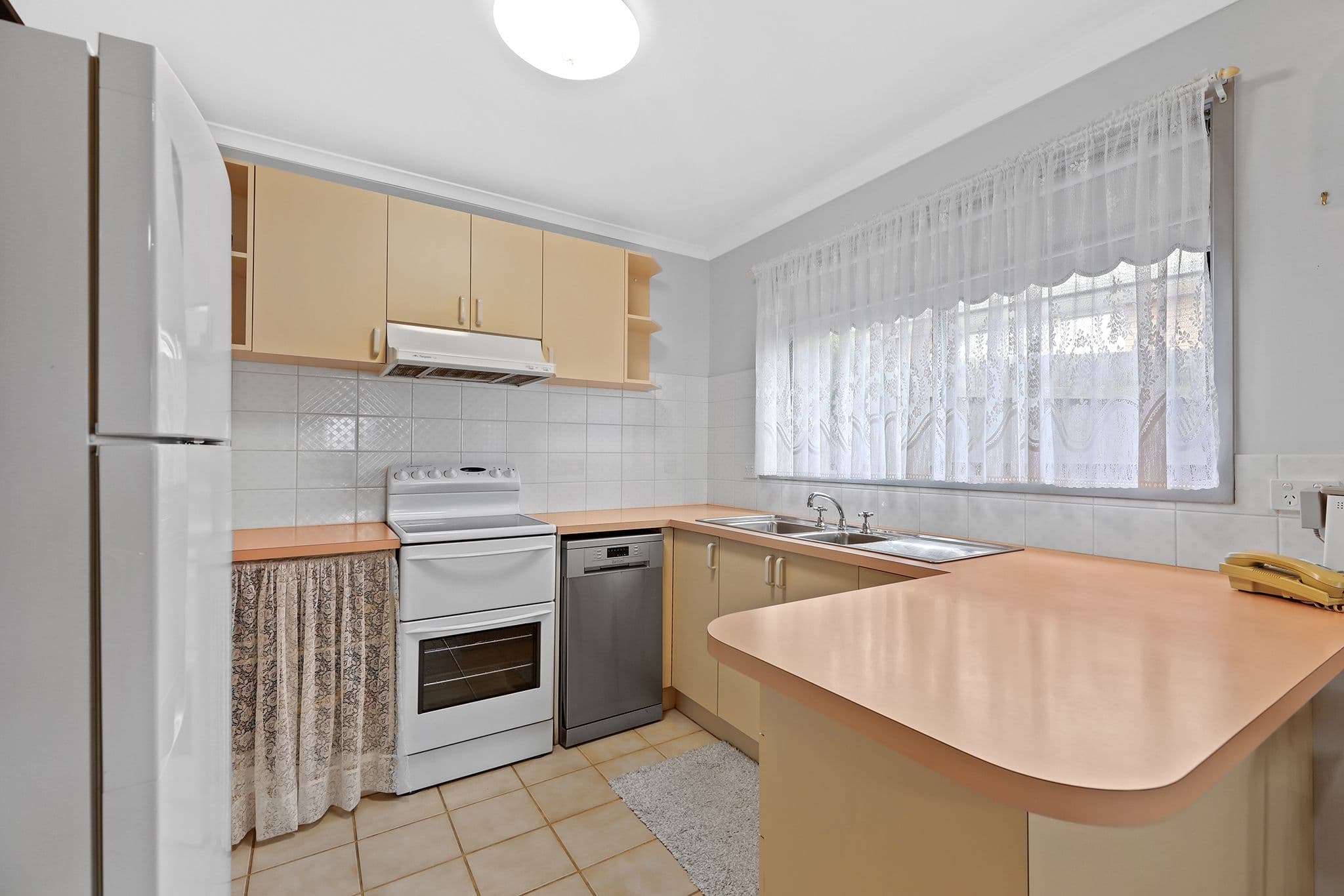 4 Russell Street, Drouin VIC 3818, Drouin - Thumbnail 2