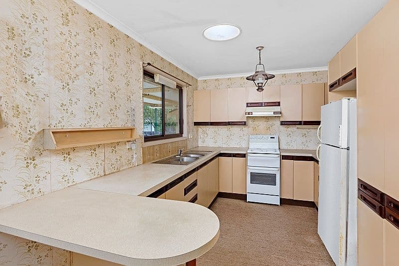 24 Lucas Crescent, BERKELEY VALE NSW 2261, Berkeley Vale - Thumbnail 2