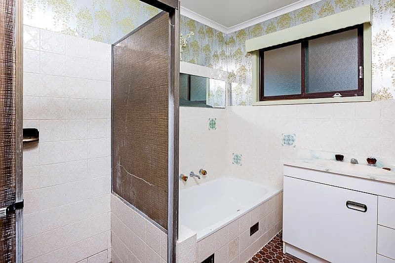 24 Lucas Crescent, BERKELEY VALE NSW 2261, Berkeley Vale - Thumbnail 3