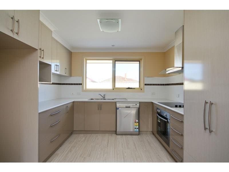 2/14 Parker Street, Devonport, Devonport - Thumbnail 2