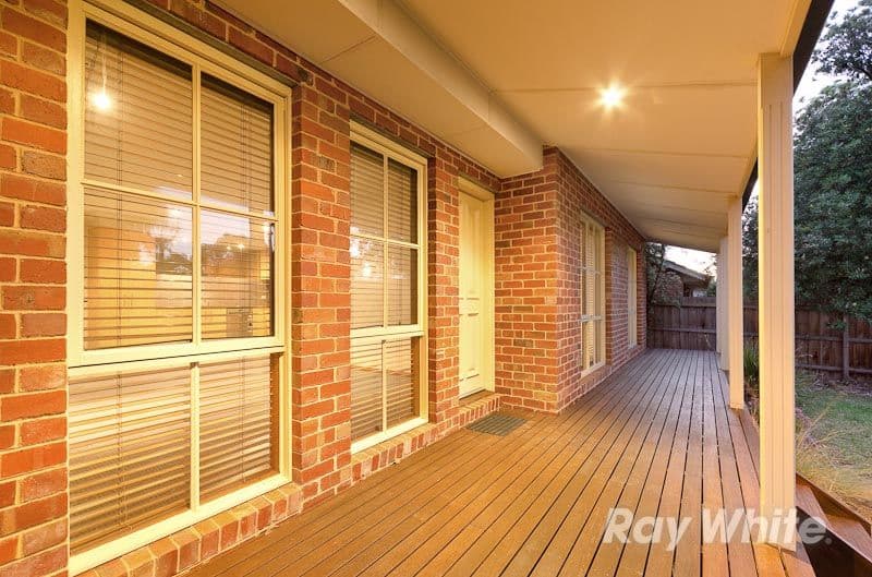 1 Karella Crescent, MORNINGTON VIC 3931, Mornington - Thumbnail 2