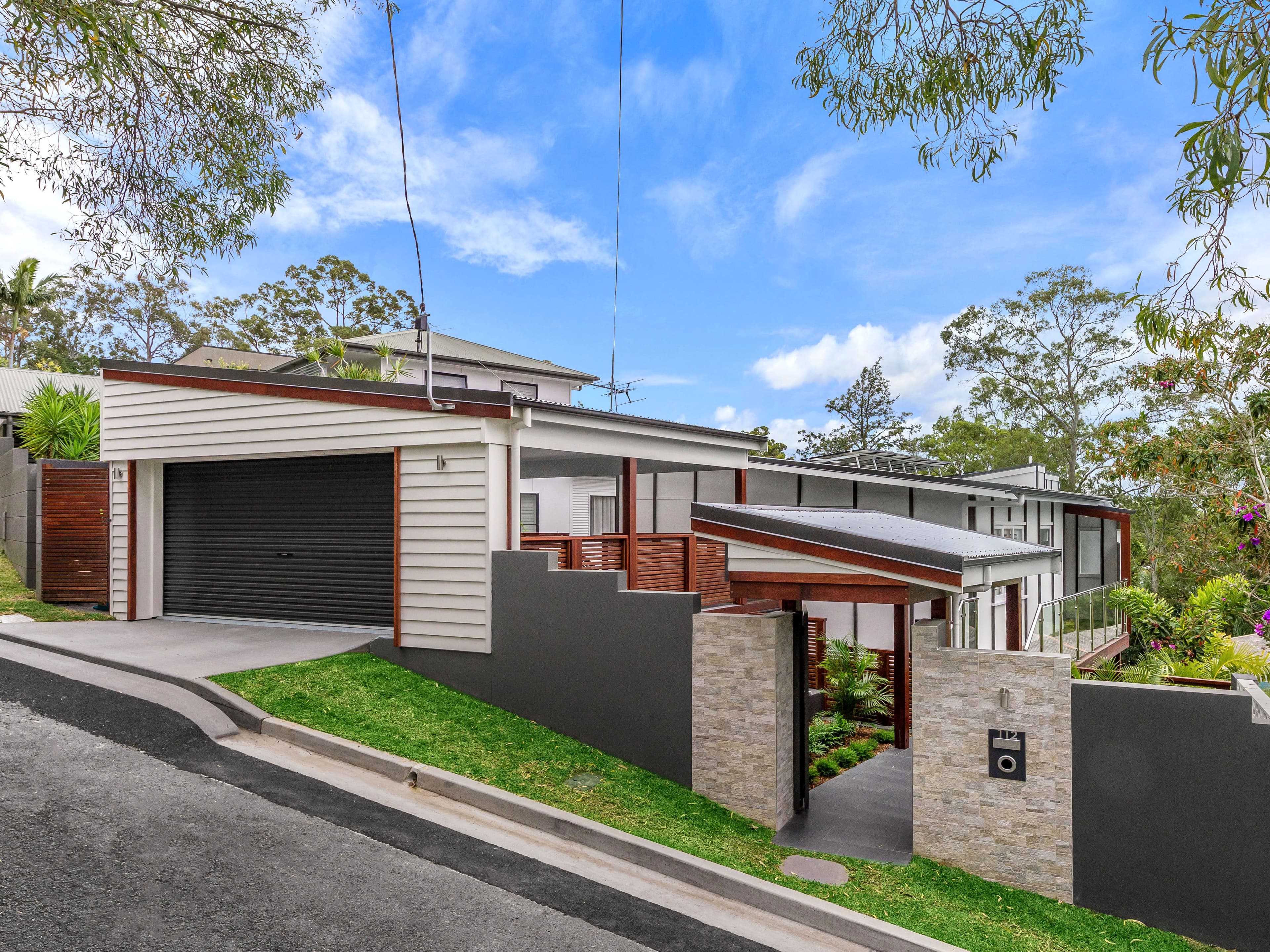 112 Outlook Crescent, Bardon QLD 4065, Bardon - Thumbnail 3