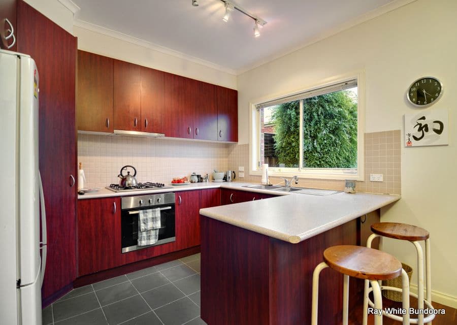 18 Westwood Drive, MILL PARK VIC 3082, Mill Park - Thumbnail 2