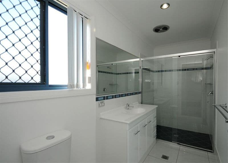 13  Parklink Avenue West, WONDUNNA QLD 4655, Wondunna - Thumbnail 4