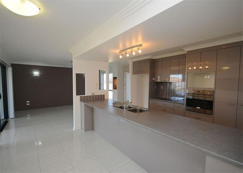 13  Parklink Avenue West, WONDUNNA QLD 4655, Wondunna - Thumbnail 8