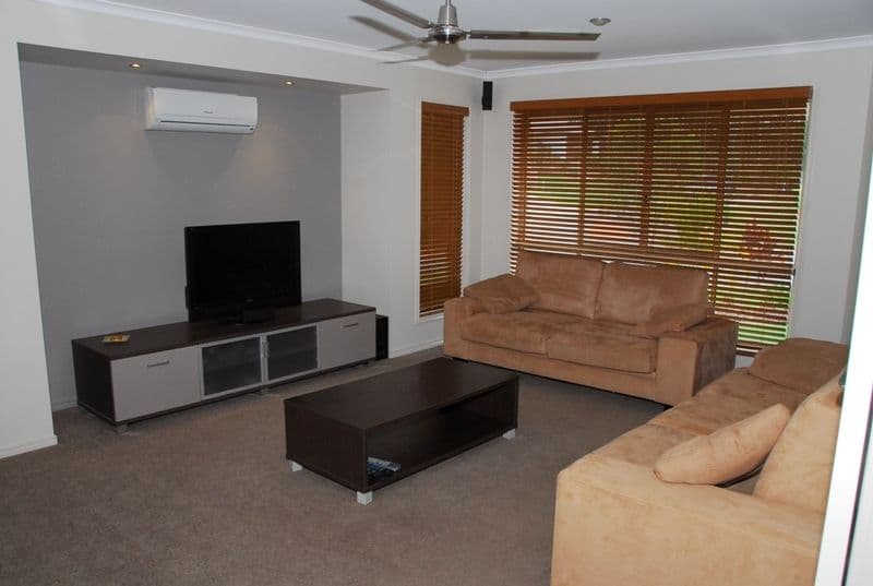 35 Cullen Drive, LITTLE MOUNTAIN QLD 4551, Little Mountain - Thumbnail 2