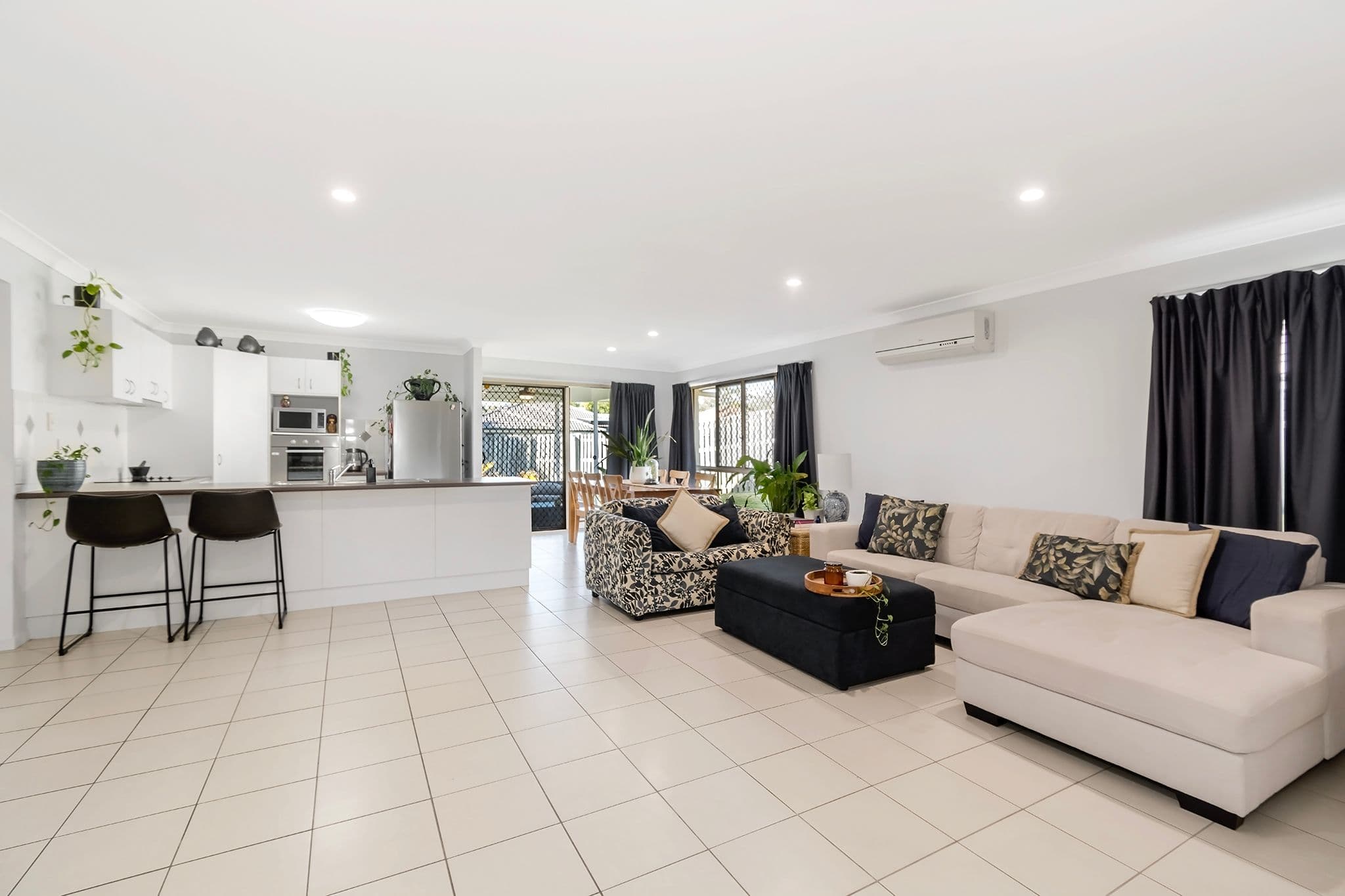 14 Ritz Drive, Coomera QLD 4209, Coomera - Thumbnail 2