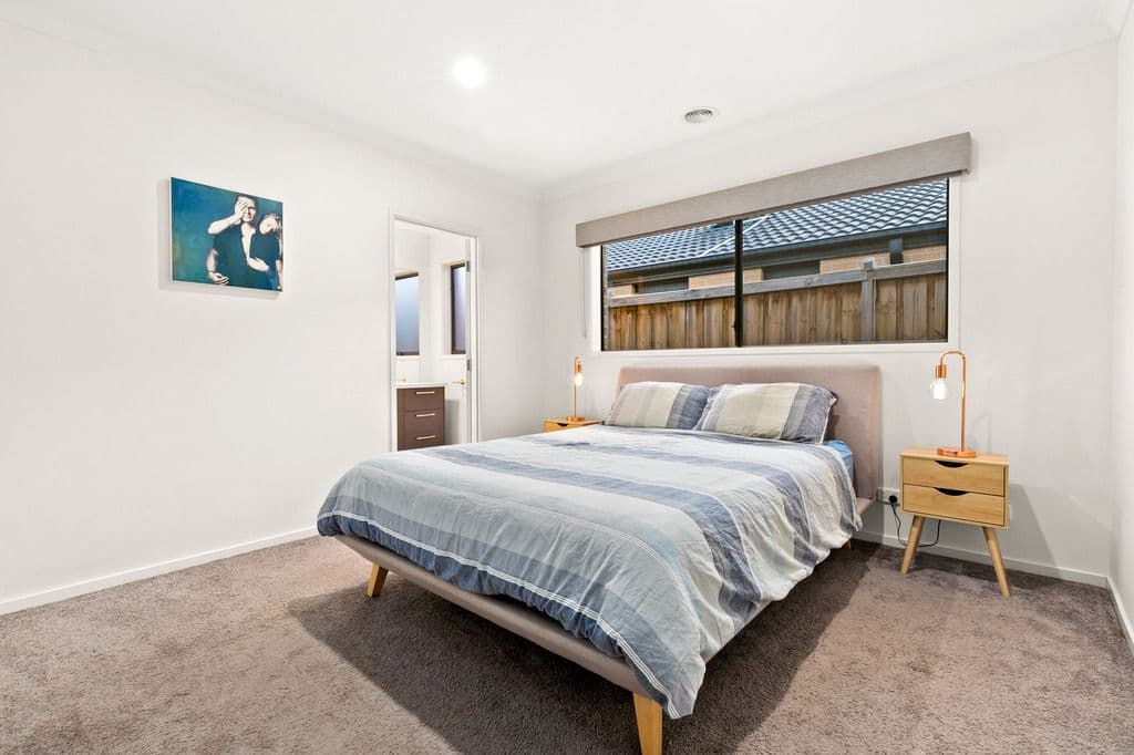 10 Austen Avenue, Officer VIC 3809, Officer - Thumbnail 5