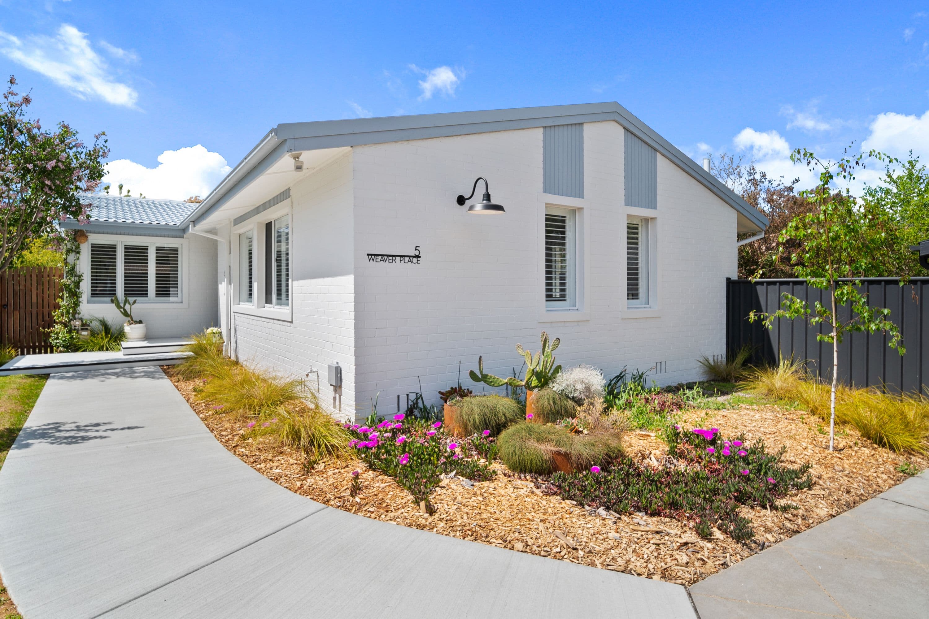 5 Weaver Place, Charnwood ACT 2615, Charnwood - Thumbnail 2