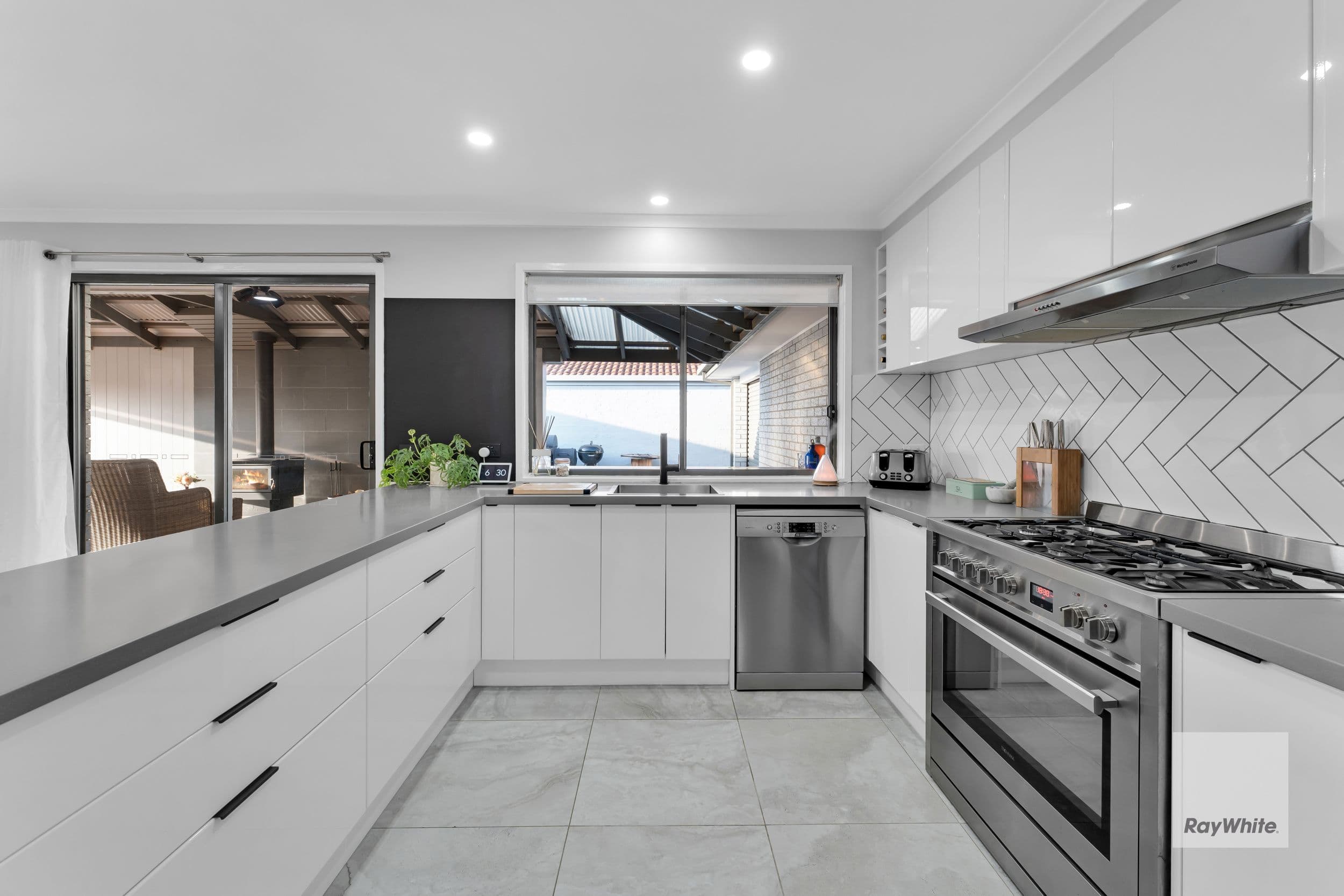 7 Silvana Way, Hillside VIC 3037, Hillside - Thumbnail 4
