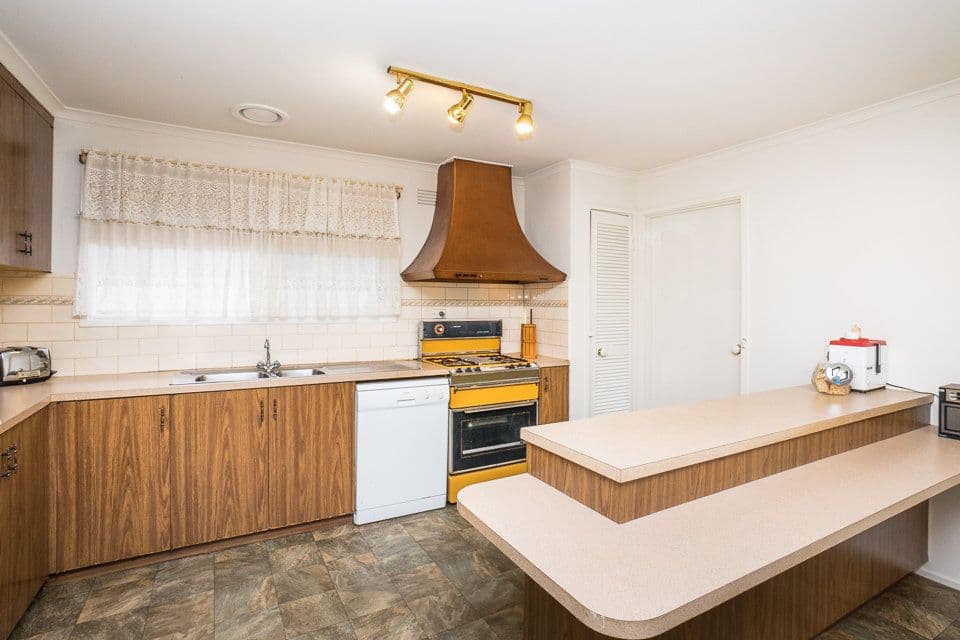 3 Leigh Street, Werribee VIC 3030, Werribee - Thumbnail 7
