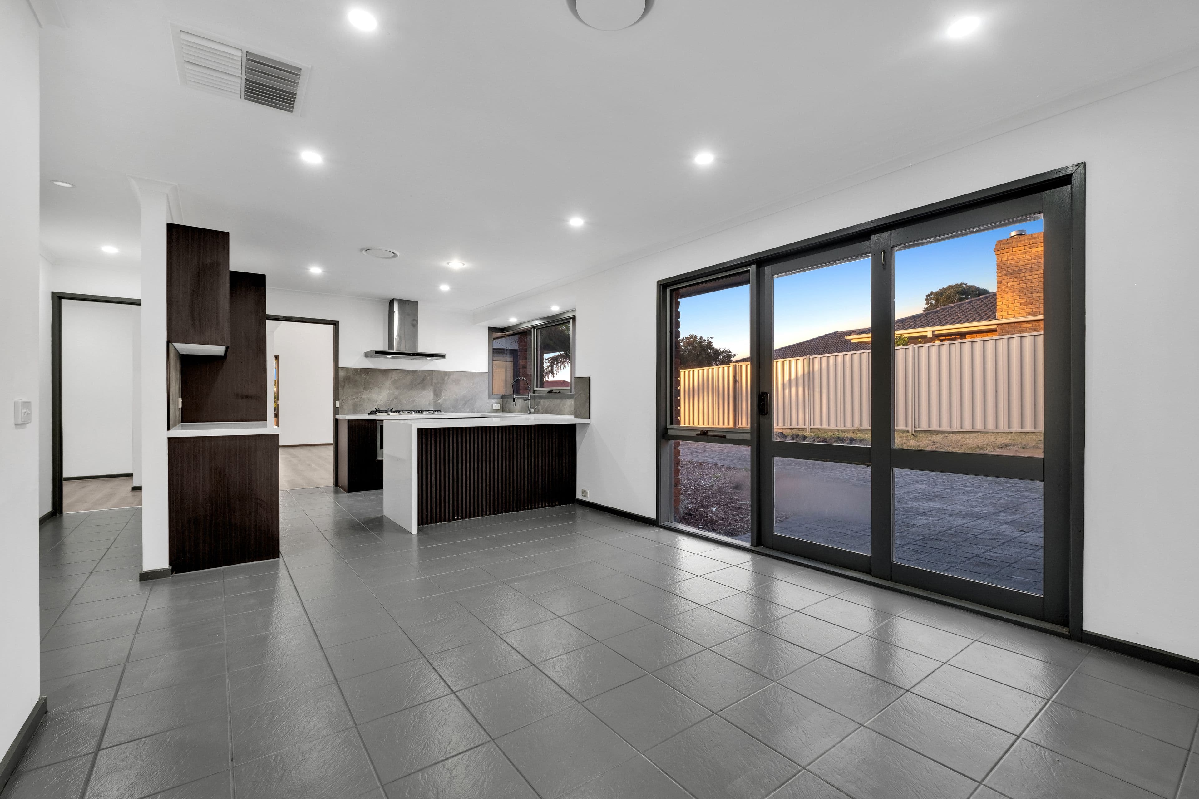 85 Lesdon Avenue, Cranbourne VIC 3977, Cranbourne - Thumbnail 7