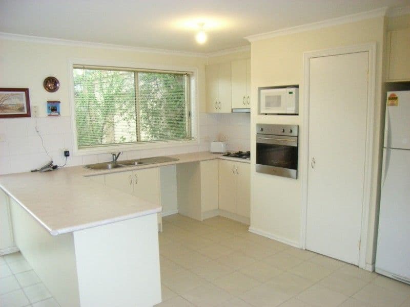 12 Tiffany Place, SYDENHAM VIC 3037, Sydenham - Thumbnail 3