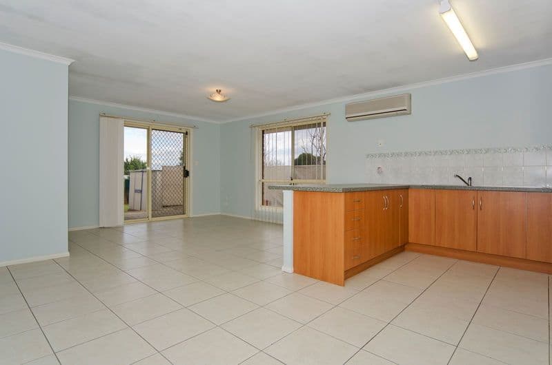 218 Honeypot Road, HUNTFIELD HEIGHTS SA 5163, Huntfield Heights - Thumbnail 4