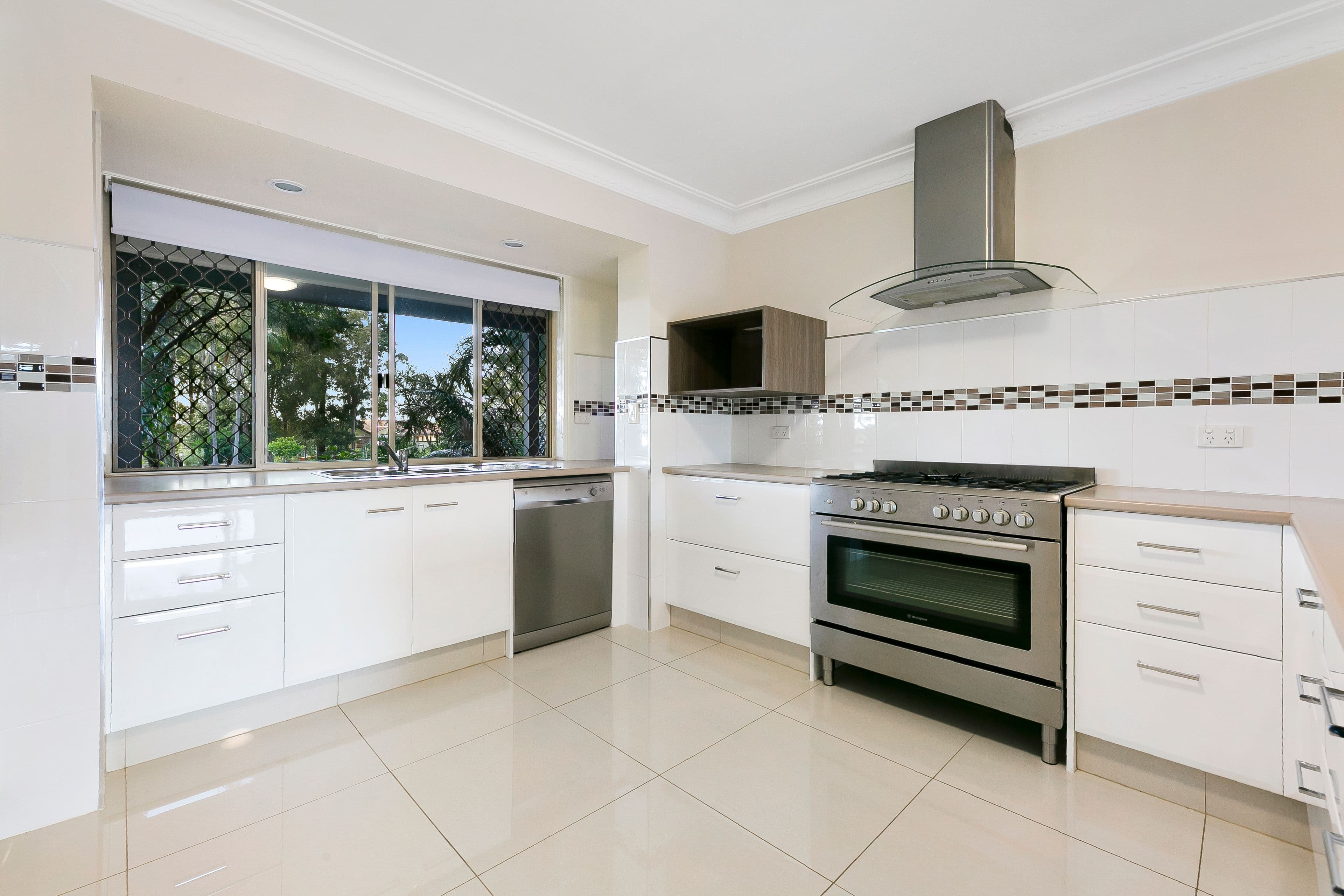 24 Homebush Drive, Robina QLD 4226, Robina - Thumbnail 3