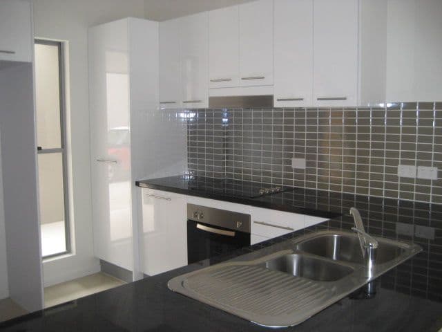16  Broadmere Street, ANNERLEY QLD 4103, Annerley - Image 1