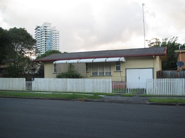 8 Bright Avenue, LABRADOR QLD 4215, Labrador - Image 1