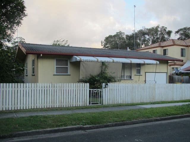 8 Bright Avenue, LABRADOR QLD 4215, Labrador - Thumbnail 2
