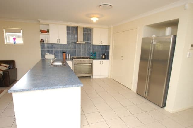 40 Emerald Street, MURARRIE QLD 4172, Murarrie - Thumbnail 2