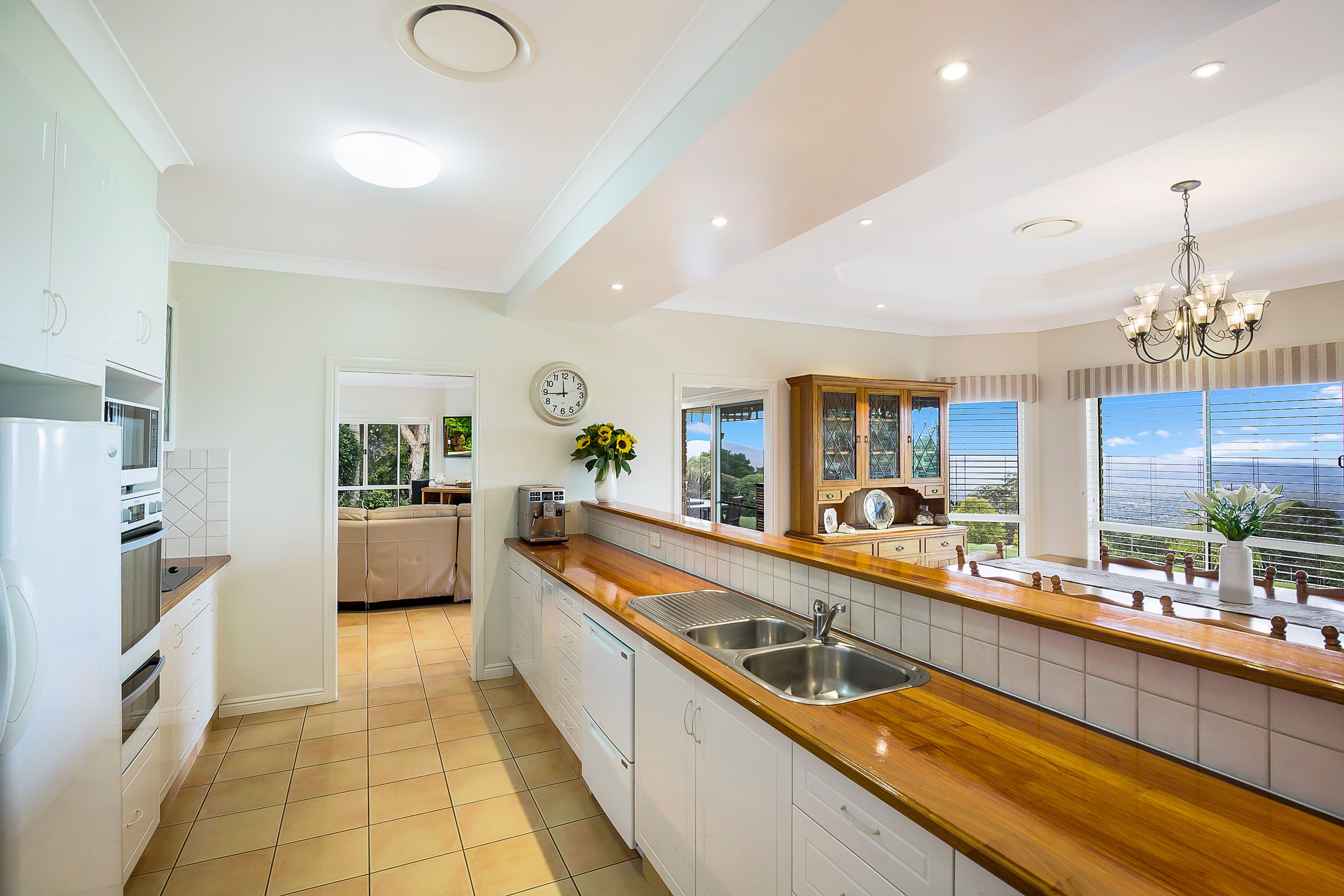 5 Clifton Grove, Ivanhoe, Ivanhoe - Thumbnail 3