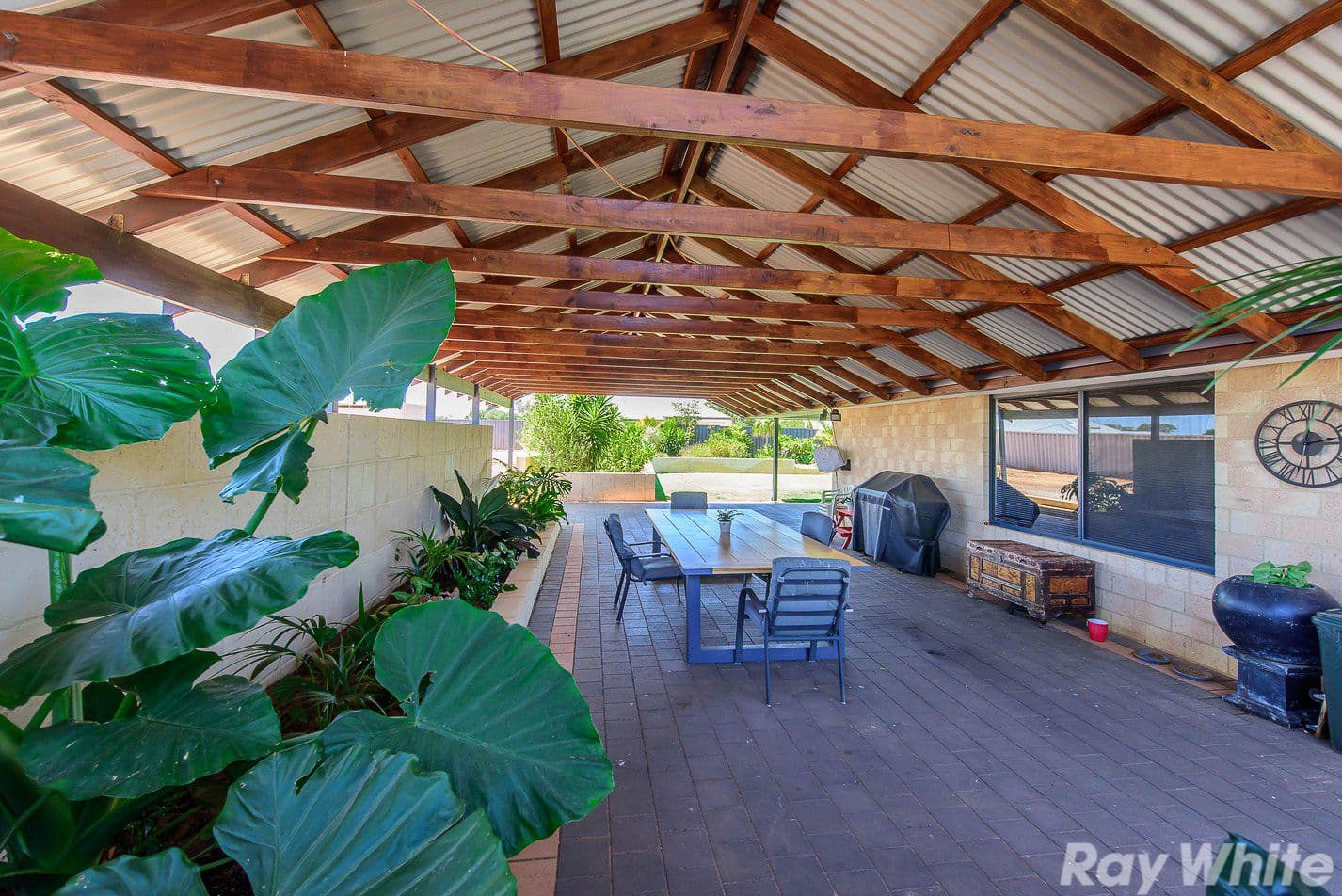4 Bottlebrush Close, Woorree WA 6530, Woorree - Thumbnail 2