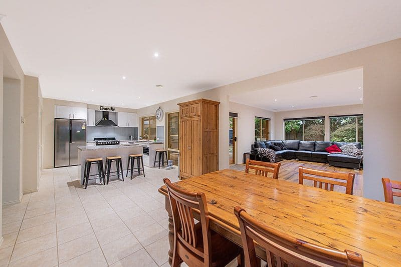 10 Sunningdale Crescent, Cranbourne VIC 3977, Cranbourne - Thumbnail 3